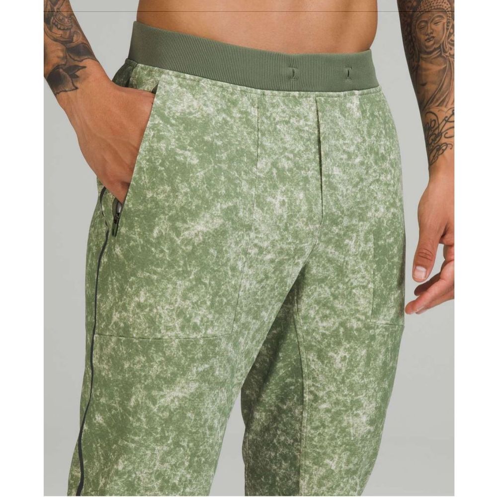 Lululemon Textured Tech Pant Size L in Denim Wash Print Green Twill Multi - Picture 11 of 11